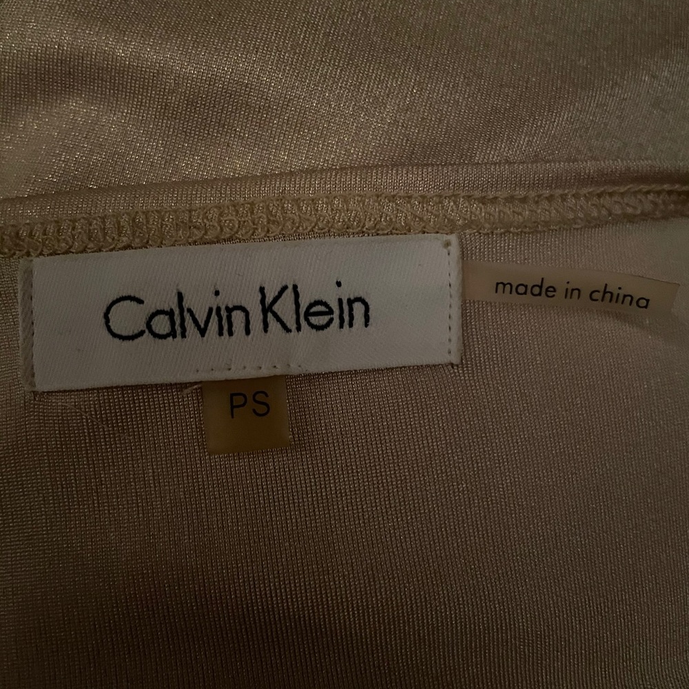 Top - Picture 2 of 2